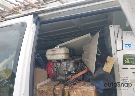 2001 Ford E-150 Commercial/Recreational from USA, damaged, VIN 1FTRE14211HA51570